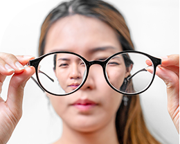 希瑪眼科中心_視網膜脫落成因_深近視